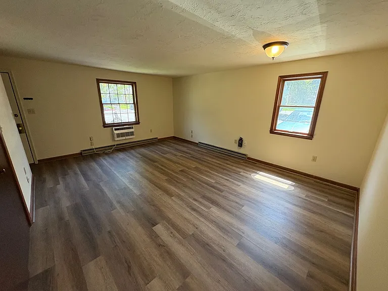364 N Broad St #8 — Photo 12