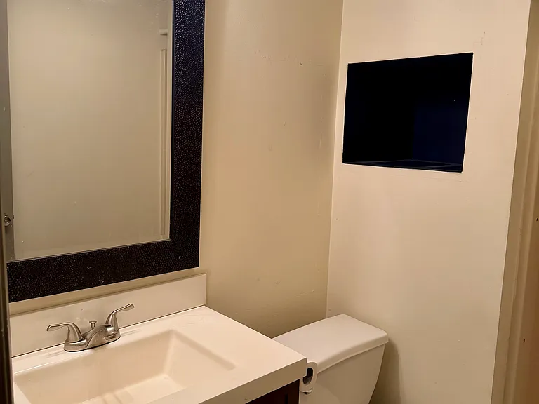 255 W Walnut St #2 — Photo 6