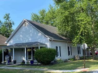 901 S 16th St, Herrin, IL 62948