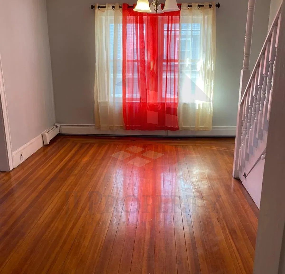 4 bed, $2,300 — Photo 2