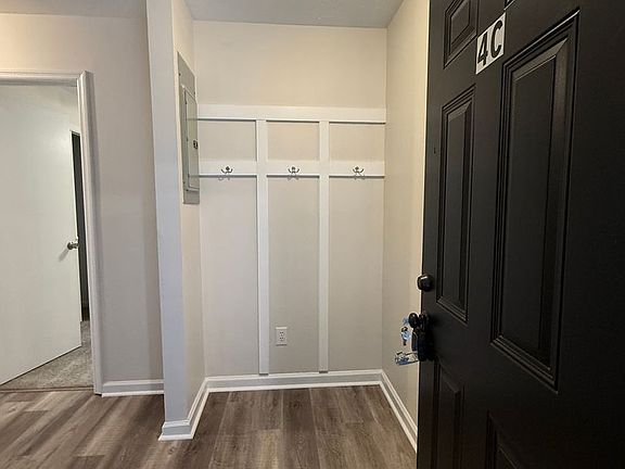 2nd image of 185 W Forrest St