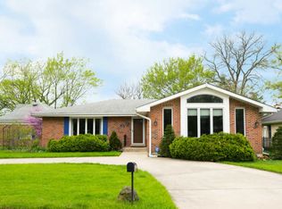 832 Calleview Dr, La Grange, IL