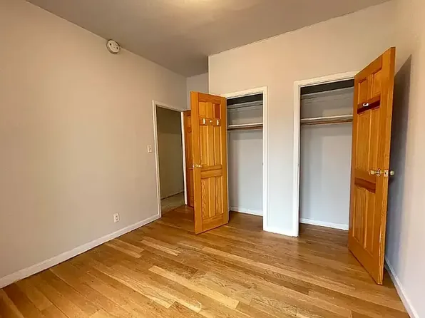 98 Thompson Street image 1 of 7