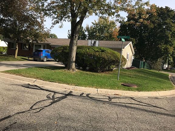 3rd image of 1131 Davenport Ct