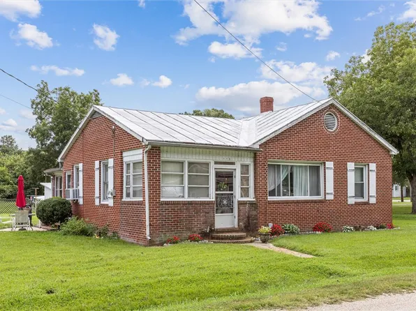 110 Ogden St, West Point, VA 23181