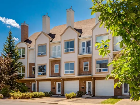 3711 E 17th St SW, Calgary, AB T2T 6N3
