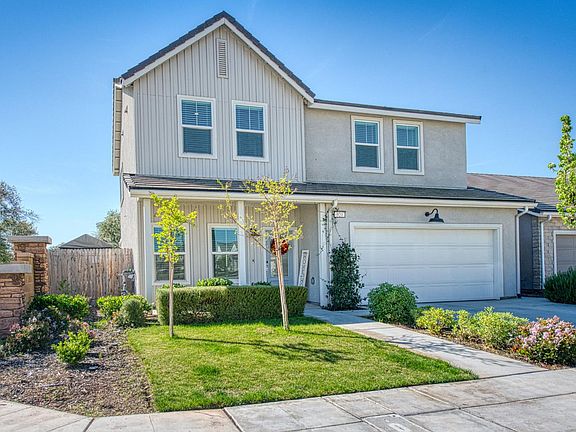 2nd image of 920 Ponderosa Way W