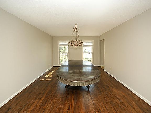 5th image of 319 Ayers Dr