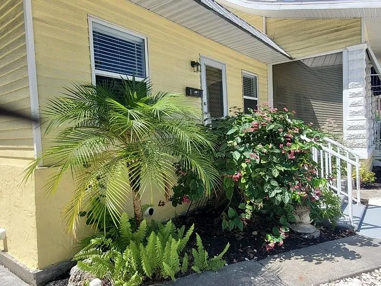 461 W Marion Ave #B — Photo 12
