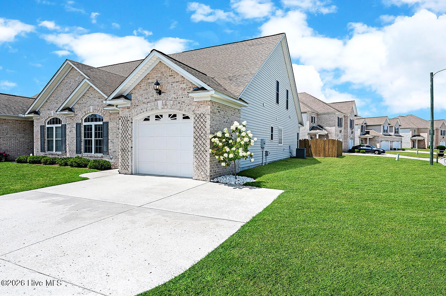 4 bed, 3.0 bath, 2146 sqft, $2,100 — Photo 3