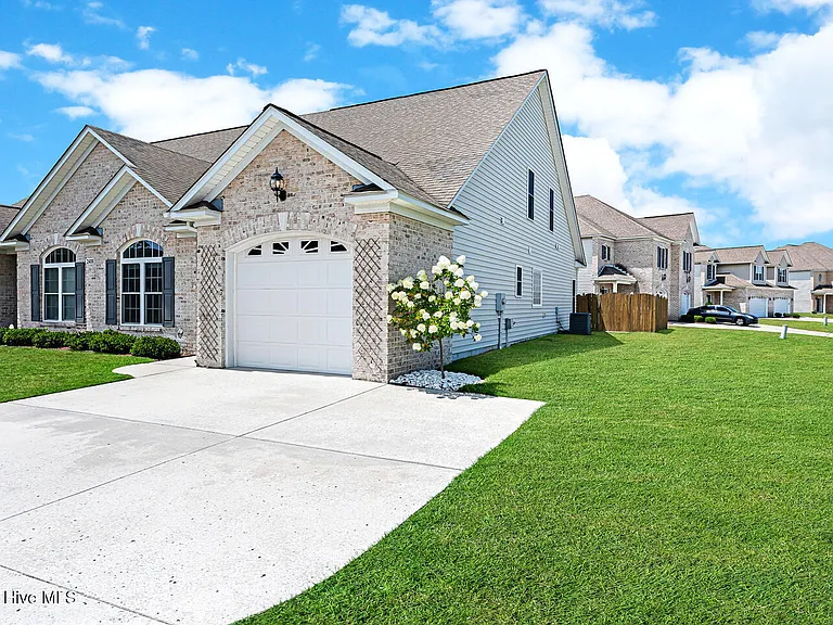 2400 Dovedale Ct #B — Photo 3