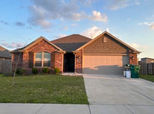 631 Holly St, Centerton, AR 72719