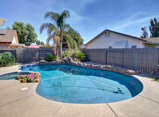1190 Park Stream Dr, Galt, CA 95632