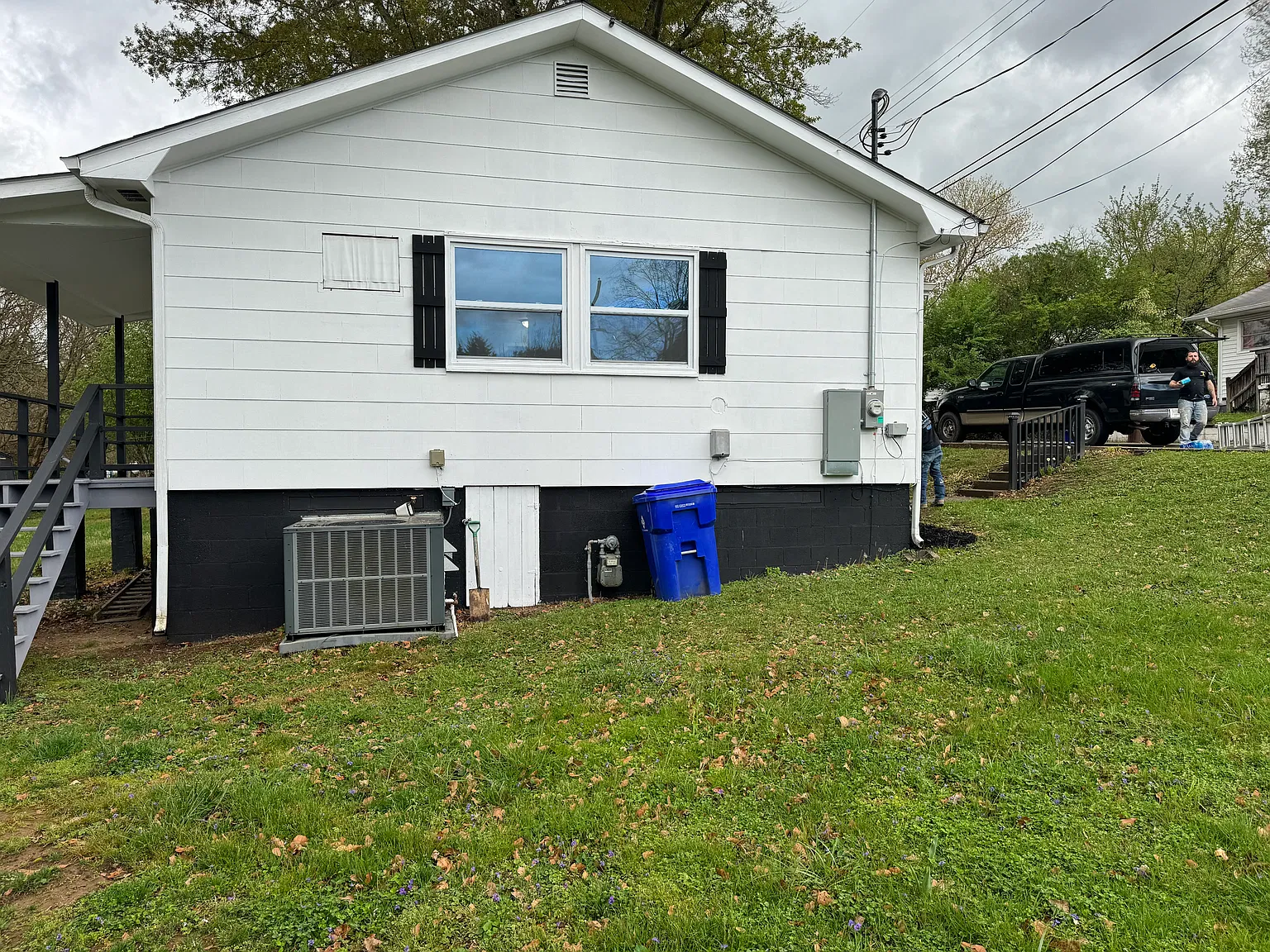 109 W Newkirk Ln — Photo 4