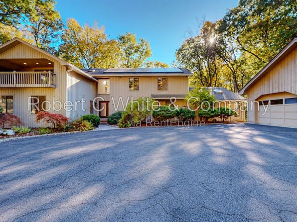 15 Treadwell Ct