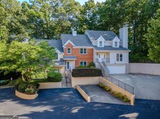 13 Forest Ridge Ct, Sandy Springs, GA 30350