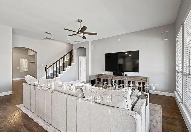1451 Cedar Hollow Dr — Photo 16