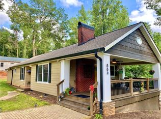 884 6th St NW, Hickory, NC 28601