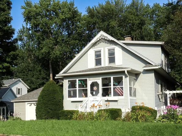 303 E Winfield St, Morrison, IL 61270