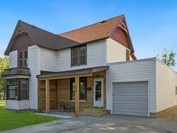 205 9th Ave SE, Aberdeen, SD 57401