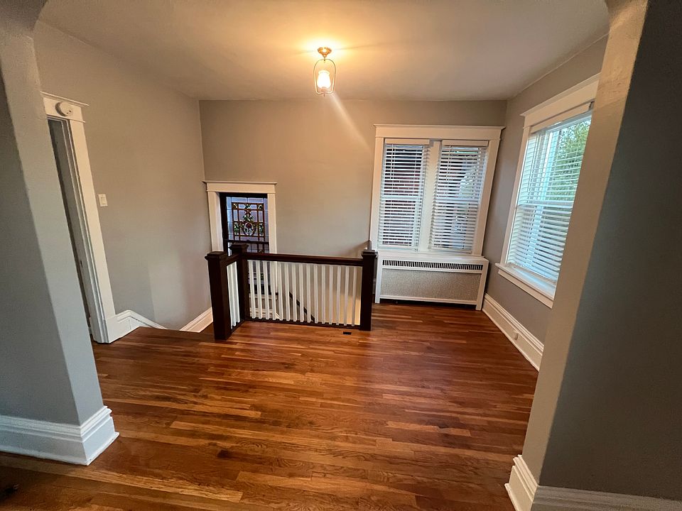 Area could be used as office nook. It's plenty big and very bright with 4 windows.