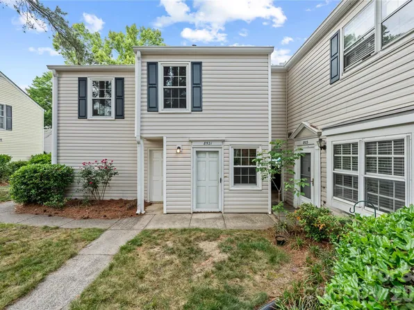 8521 Castle Pine Ct, Charlotte, NC 28226