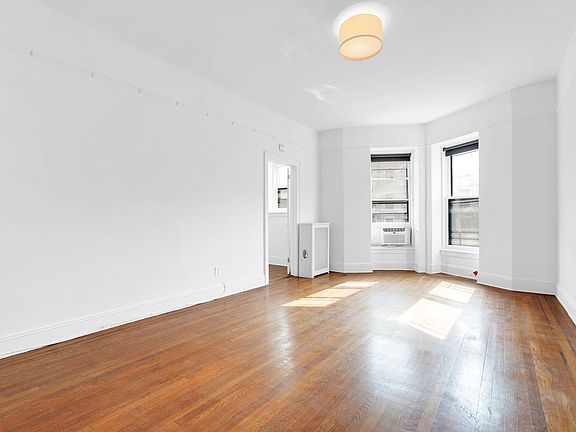 5th image of 214 8th Ave #2