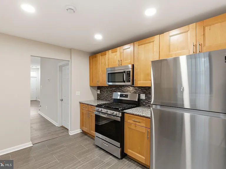 1817 N Gratz St — Photo 14