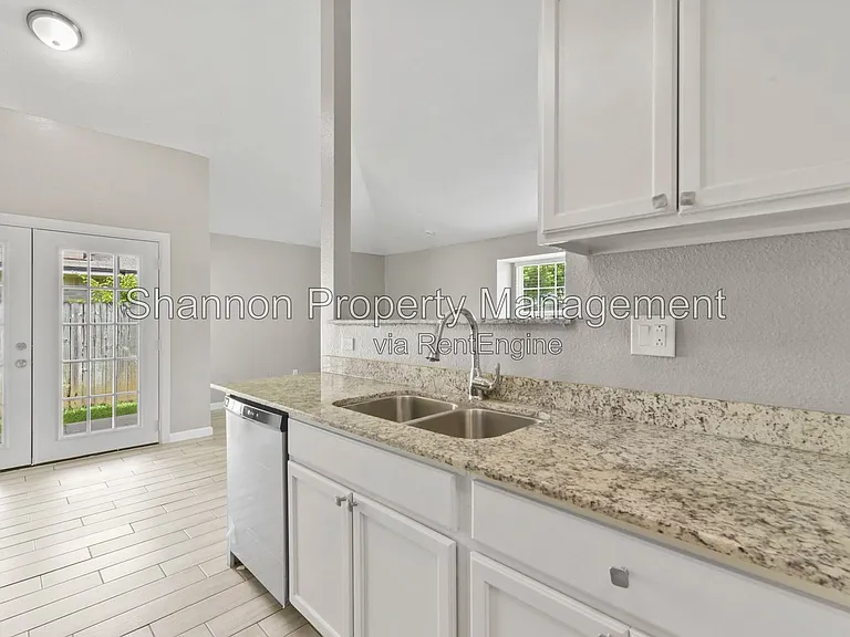 3110 Oak Rock Cir — Photo 15