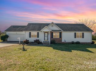 661 Mock Mill Rd, Statesville, NC 28677