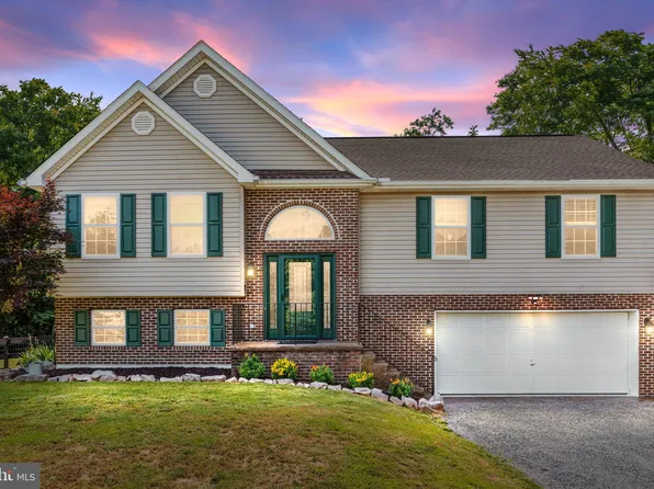 165 Rome Dr, Clear Brook, VA 22624