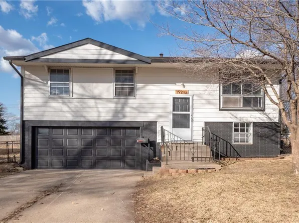 19212 E 6th St N, Independence, MO 64056