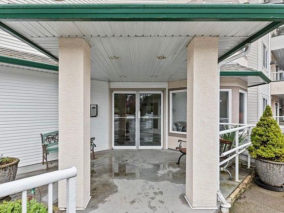 2nd image of 3063 Immel St #213