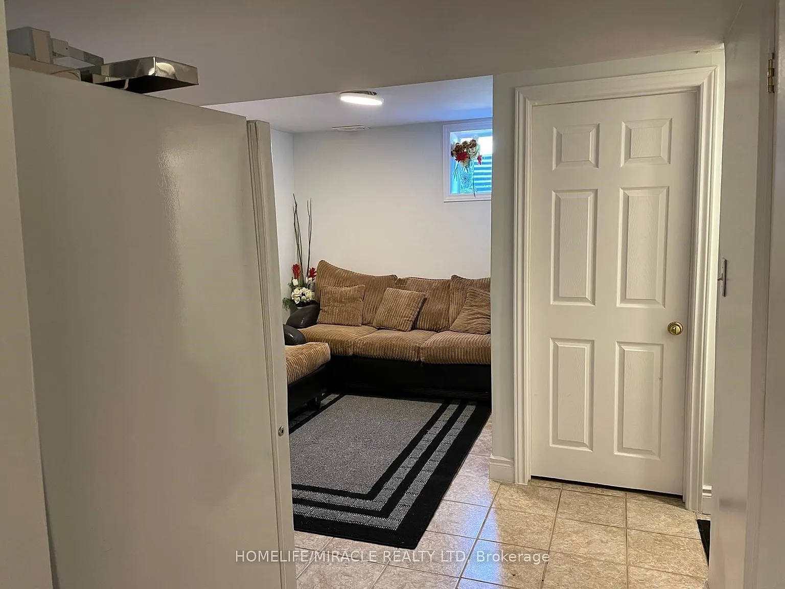 5 bed, $3,300 — Photo 3