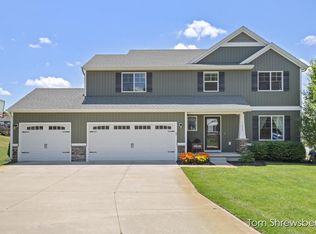 11800 Ridge Water Dr NE, Sparta, MI 49345