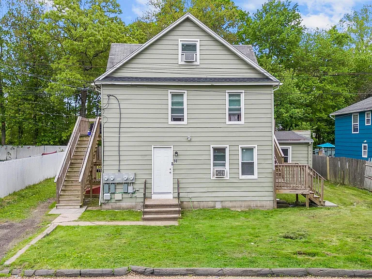 90 Everett St #2 — Photo 23