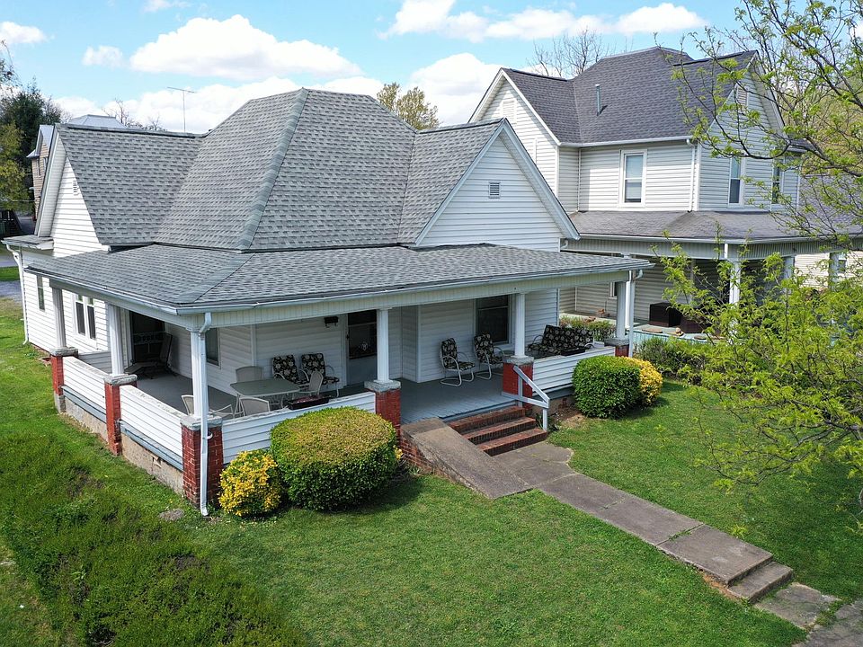 1st image of 411 E Myrtle Ave
