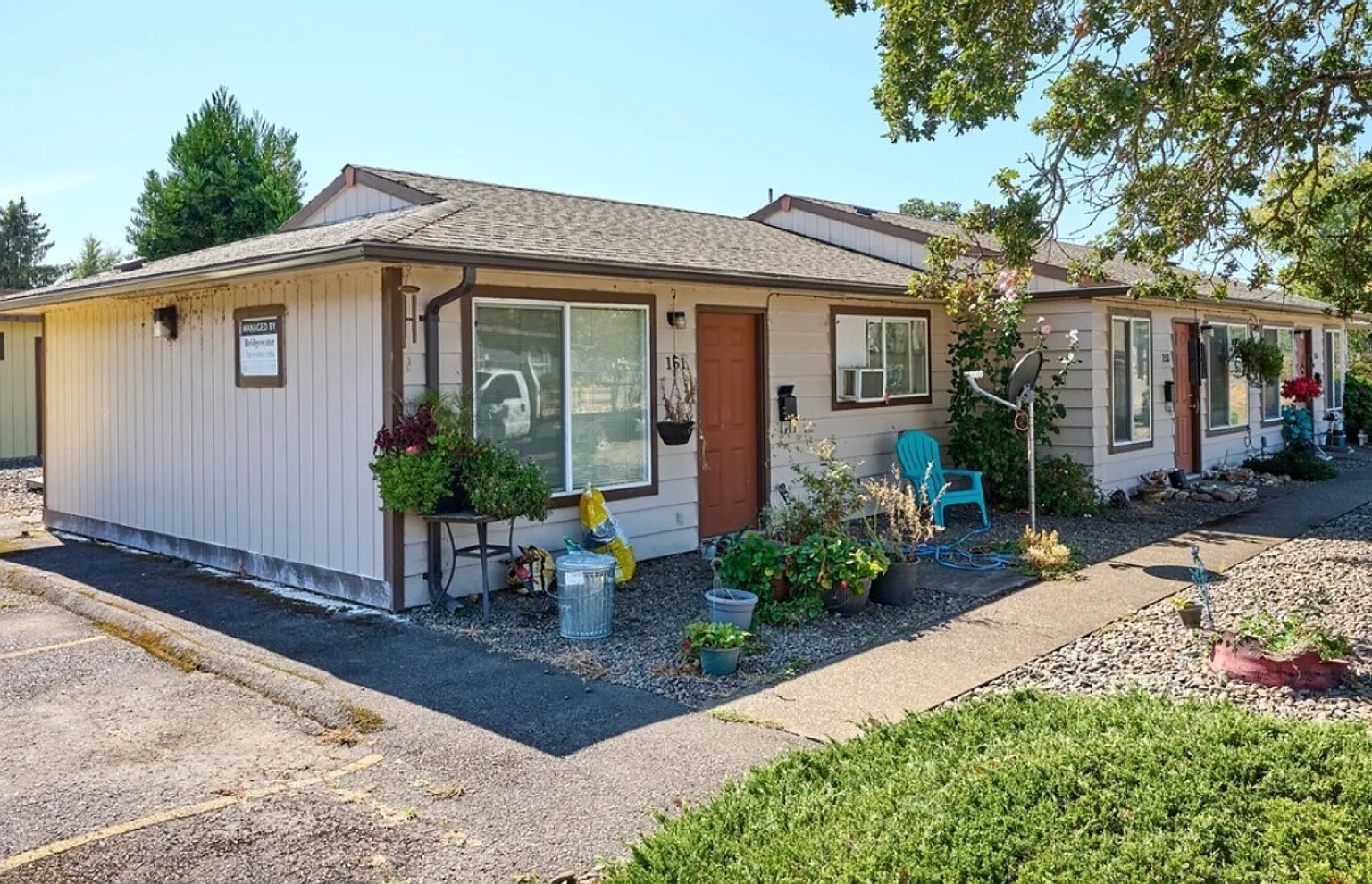 540-Oakvilla — Photo 1