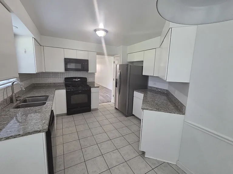 2213 Camden Ln #2213 — Photo 11
