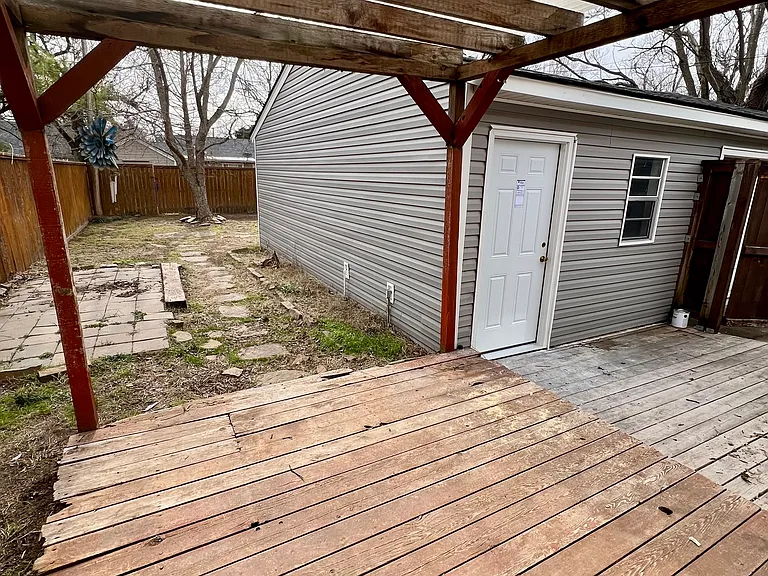 Pergola/Back Yard/Garage Side Entrance