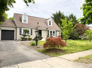 28 Westwood Dr, Bayville, NJ 08721