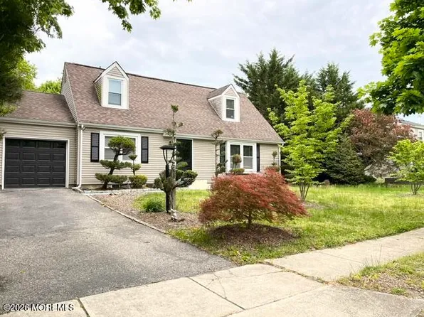 28 Westwood Drive, Bayville, NJ 08721