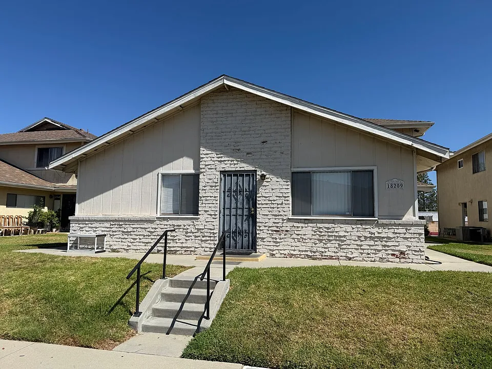 18209 Camino Bello #1