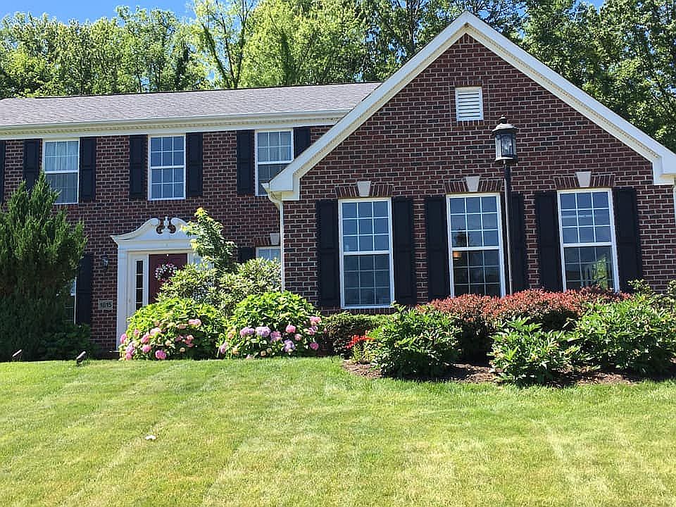 1st image of 1615 Twin Oaks Dr