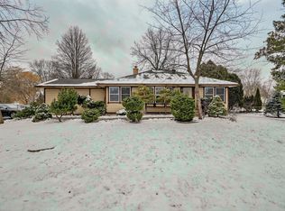 1748 N Windsor Dr, Arlington Heights, IL 60004