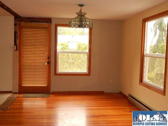 5th image of 905 E Willow Ave