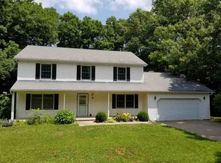9 London Ct, Mackinaw, IL