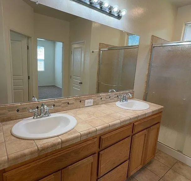 6224 W Thompson Ave — Photo 20