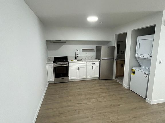 4th image of 435 N Euclid Ave #105