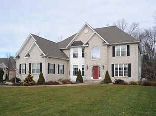 15 Settlers Ridge Dr, Trumbull, CT 06611